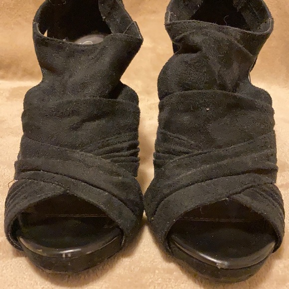 Black sandals size 6 - Picture 2 of 10